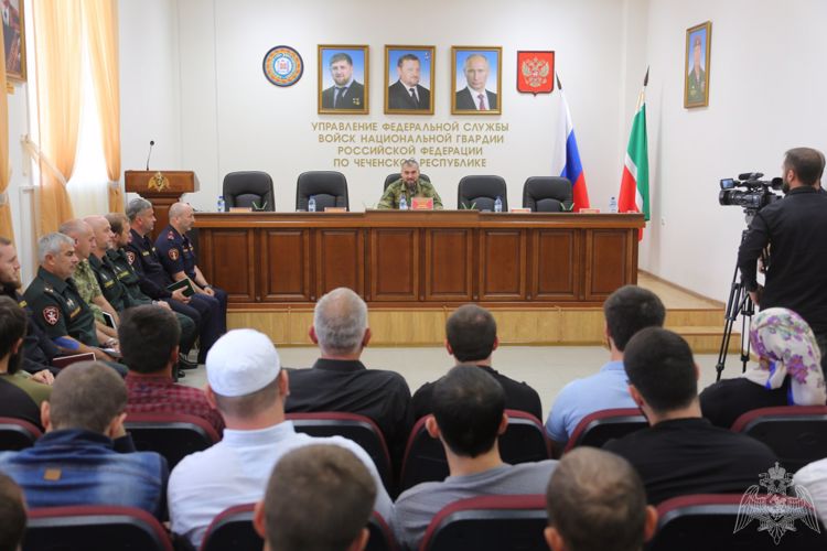 Начальник Управления Росгвардии по Чеченской Республике провел встречу с гражданами