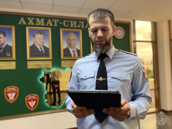 В ЧЕЧЕНСКОЙ РЕСПУБЛИКЕ РОСГВАРДЕЙЦЫ ПОДДЕРЖАЛИ ВЕДОМСТВЕННУЮ АКЦИЮ «РОСГВАРДИЯ. КНИГИ ДЕТСТВА»