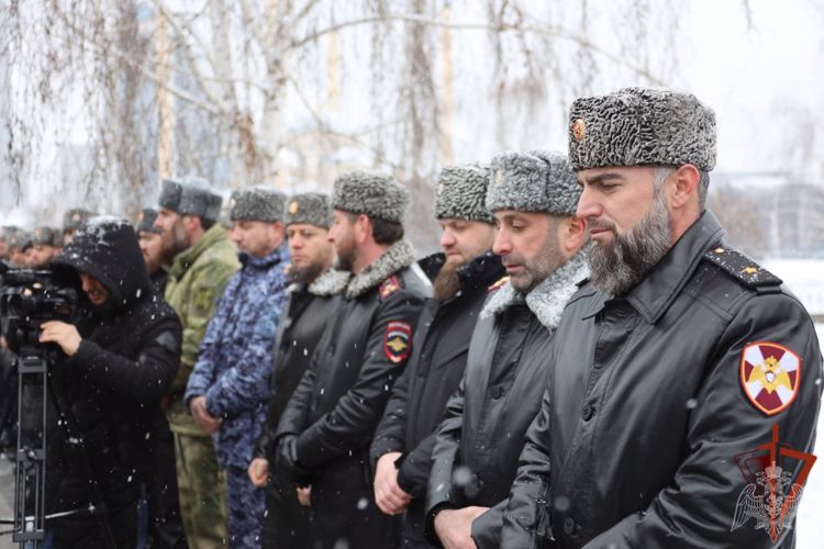 В Грозном начальник Управления Росгвардии принял участие в мероприятии, посвящённом трагическим событиям 23 февраля 1944 года.