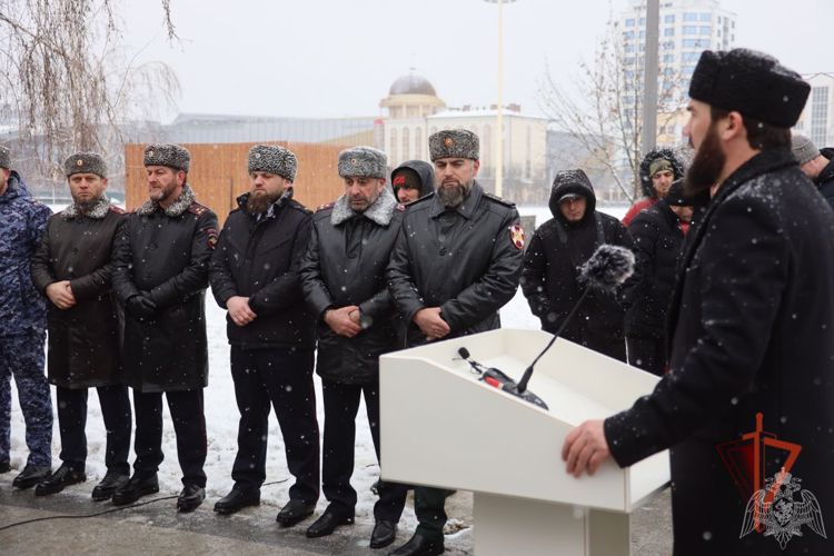 В Грозном начальник Управления Росгвардии принял участие в мероприятии, посвящённом трагическим событиям 23 февраля 1944 года.