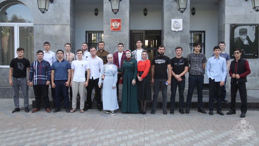 В Грозном дети погибших сотрудников Росгвардии приняли участие в программе «Регион возможностей»