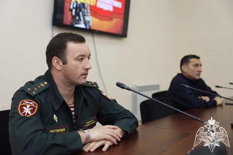 В Грозном росгвардейцы приняли участие в мероприятии, приуроченном ко Дню Неизвестного солдата.
