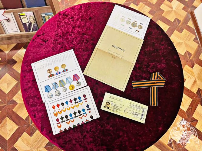 В Грозном росгвардейцы провели тематическую встречу со школьниками.