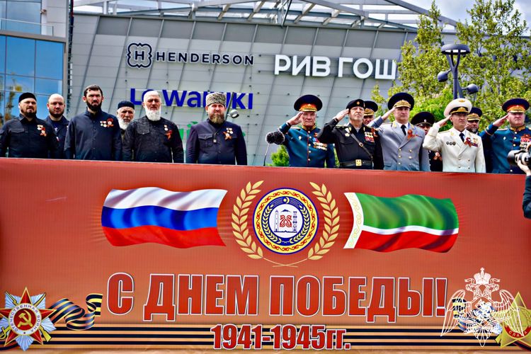 Командующий Северо-Кавказским округом Росгвардии в Грозном принял участие в торжественных мероприятиях, посвящённых Дню Победы. 