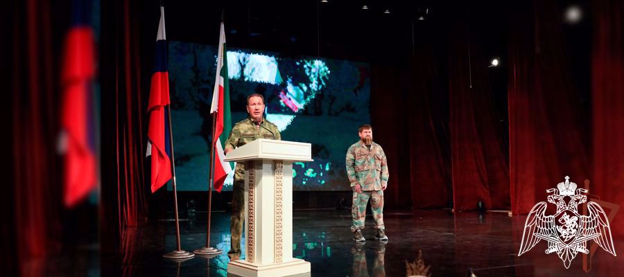 Отличившимся в ходе специальной военной операции росгвардейцам в Грозном вручены государственные награды.