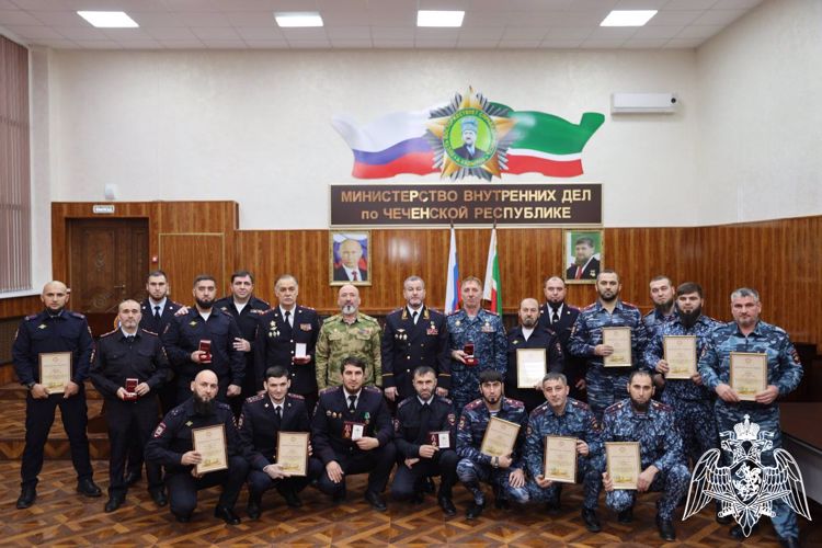 Начальник Управления Росгвардии по Чеченской Республике отметил участковых уполномоченных полиции