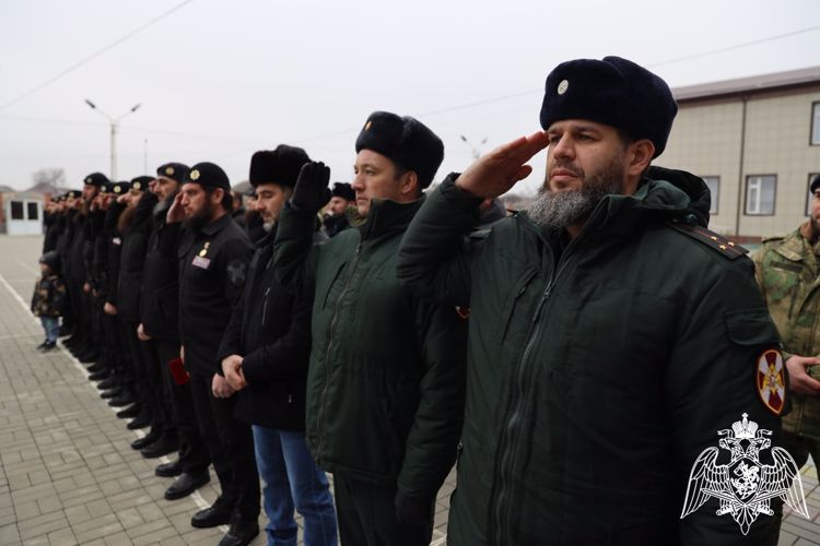 В селе Мескер-Юрт Чеченской Республики увековечили память погибшего сотрудника Росгвардии.