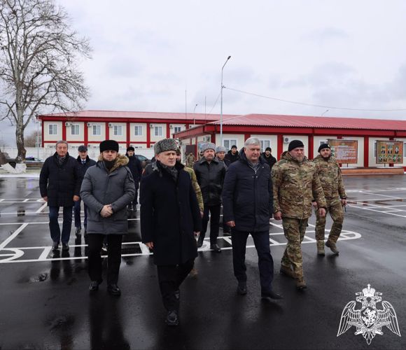 Губернатор Воронежской области посетил подразделение Росгвардии в Грозном