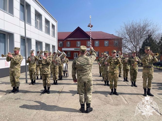 Мемориальные доски сотрудникам Росгвардии открыты в Гудермесском районе