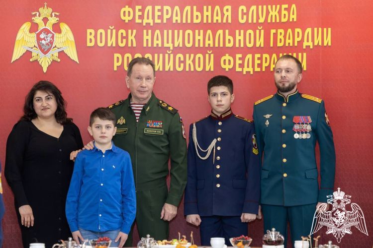 Офицер Управления Росгвардии по Чеченской Республике принял участие во встрече с династиями росгвардейцев в Москве