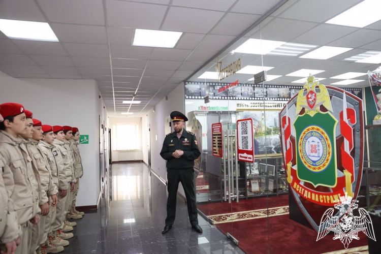 В Управлении Росгвардии по Чеченской Республике прошел День открытых дверей