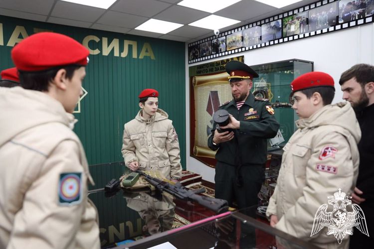 В Управлении Росгвардии по Чеченской Республике прошел День открытых дверей