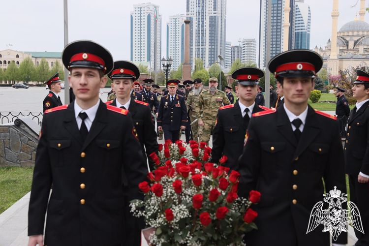 В Грозном начальник Управления Росгвардии по Чеченской Республике принял участие в мероприятии, посвященном Дню мира
