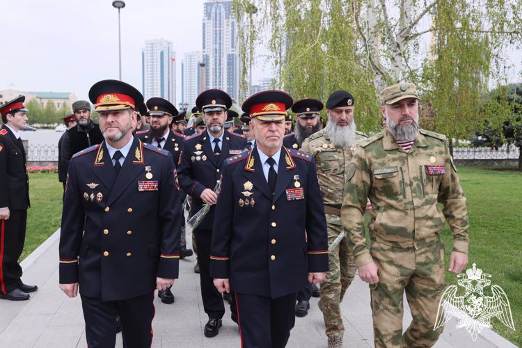 В Грозном начальник Управления Росгвардии по Чеченской Республике принял участие в мероприятии, посвященном Дню мира