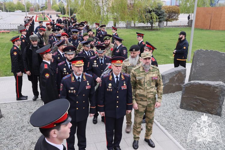 В Грозном начальник Управления Росгвардии по Чеченской Республике принял участие в мероприятии, посвященном Дню мира