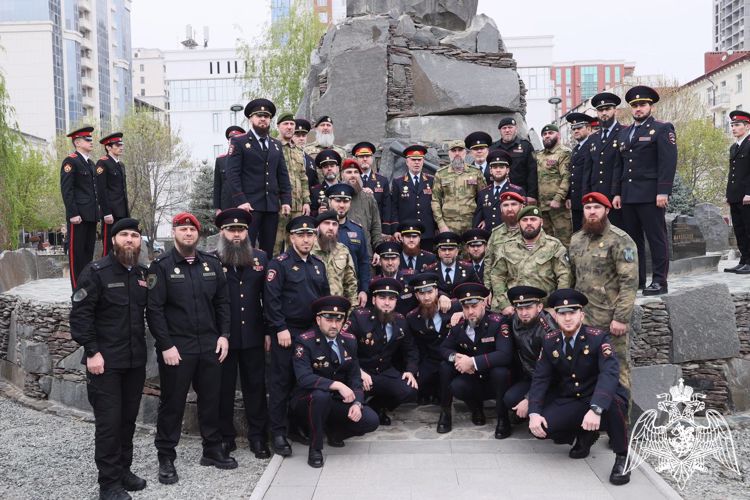В Грозном начальник Управления Росгвардии по Чеченской Республике принял участие в мероприятии, посвященном Дню мира