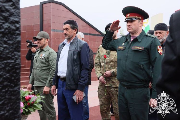 Сотрудники Управления Росгвардии по Чеченской Республике принимают участие в автопробеге «От Героя к Герою»