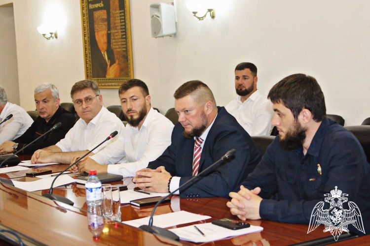 В Грозном офицер Росгвардии принял участие в заседании оргкомитета по проведению военно-патриотической игры «Наша сила в единстве!»