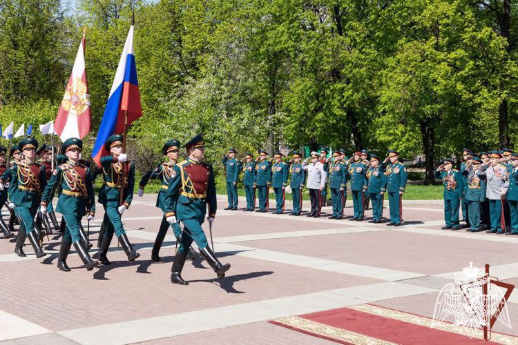 В преддверии Дня Победы генерал армии Виктор Золотов поздравил ветеранов Великой Отечественной войны (видео)