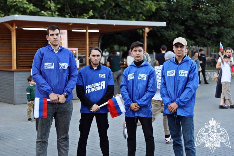В Чеченской Республике росгвардейцы поддержали патриотическую акцию «Люблю Россию»