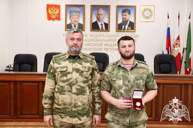 В Грозном наградили представителей тыловых подразделений Управления Росгвардии.