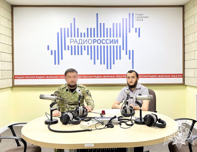 Врач ОМОН «АХМАТ-1» рассказал радиослушателям о своей службе