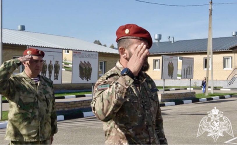 Офицер СОБР «АХМАТ» стал обладателем крапового берета