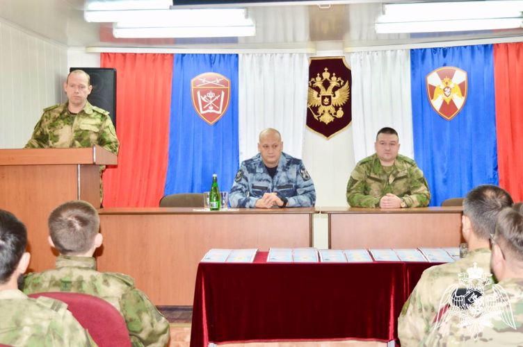 Кинологи Управления Росгвардии по Чеченской Республике с отличием завершили курс профессиональной подготовки в Тюмени