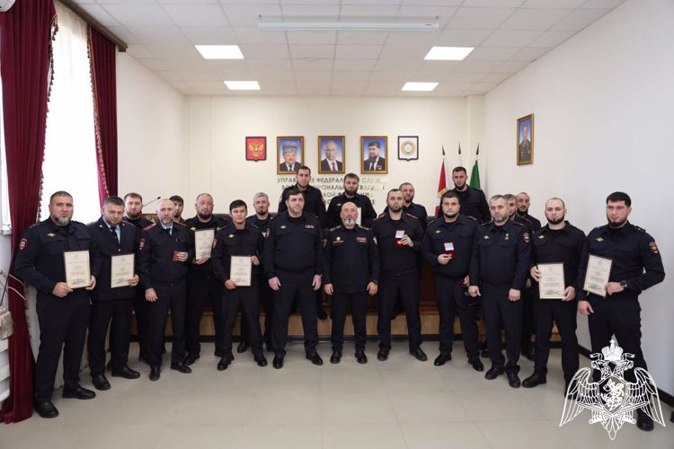 В Управлении Росгвардии по Чеченской Республике состоялось награждение участковых уполномоченных полиции