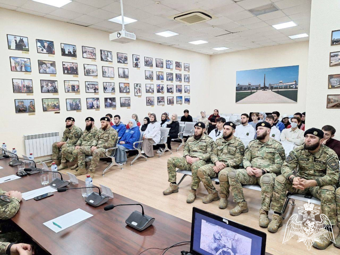 В Грозном росгвардейцы приняли участие в мероприятии, приуроченном ко Дню Сил специальных операций
