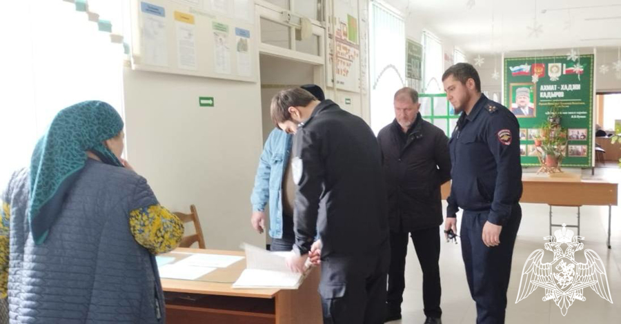 В Чеченской Республике росгвардейцы проверили избирательные участки