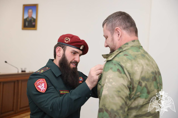 В Управлении Росгвардии по Чеченской Республике наградили отличившихся военнослужащих 