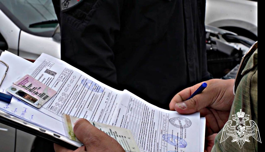 Смотр служебного автотранспорта подразделений Управления Росгвардии по Чеченской Республике проходит в Грозном 