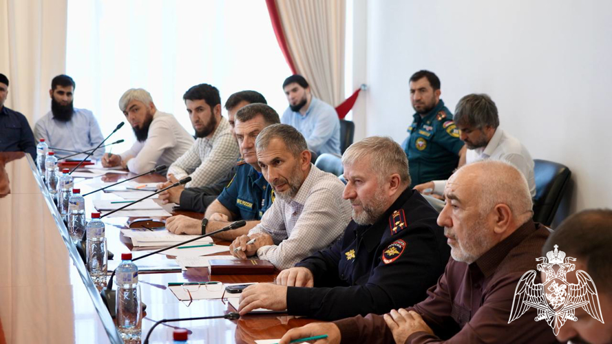 Офицер Росгвардии принял участие в заседании оргкомитета по проведению военно-патриотической игры «Наша сила в единстве!» в Грозном