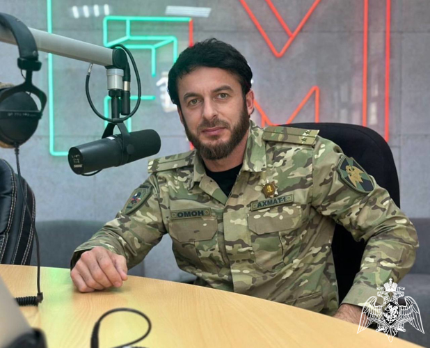Офицер медицинской службы Росгвардии стал гостем радио «Грозный»