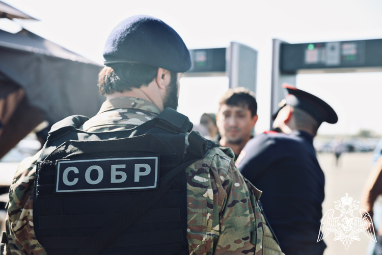 Сотрудники Росгвардии обеспечили безопасность конноспортивных соревнований в Грозном 