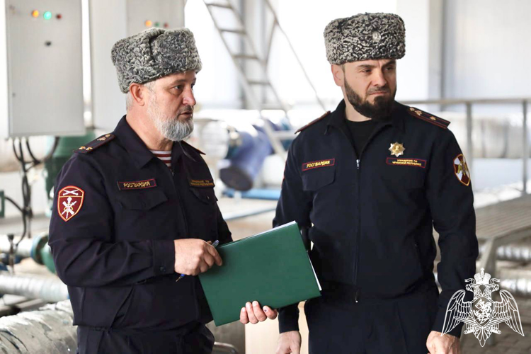 Сотрудники Росгвардии проверили безопасность объектов ТЭК в Чеченской Республике