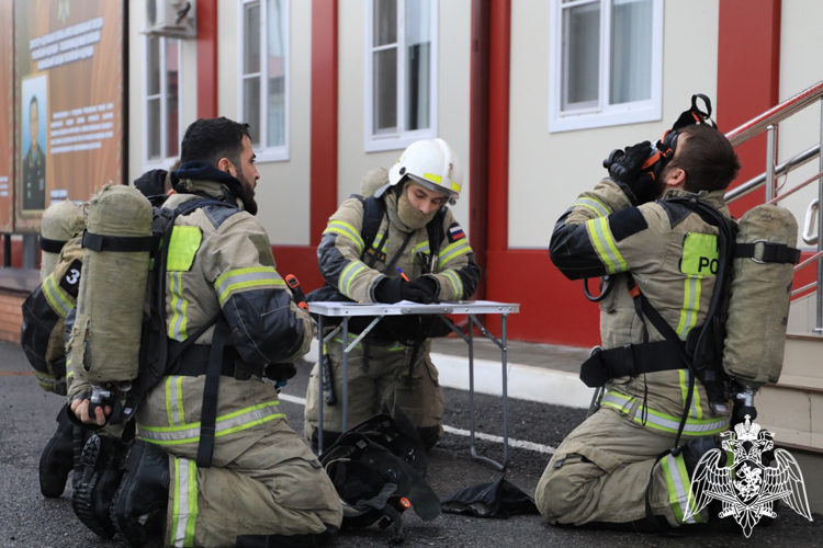 В УПРАВЛЕНИИ ВНЕВЕДОМСТВЕННОЙ ОХРАНЫ ПО ЧЕЧЕНСКОЙ РЕСПУБЛИКЕ ПРОШЛО ЗАНЯТИЕ ПО ЛИКВИДАЦИИ УСЛОВНОГО ПОЖАРА