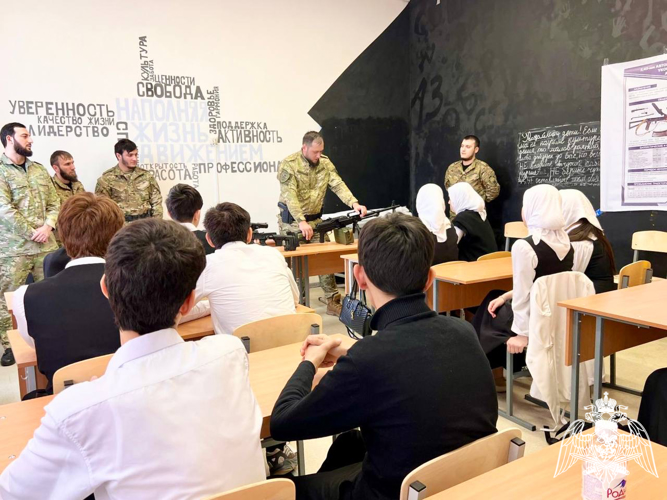В Чеченской Республике Росгвардейцы приняли участие в мероприятиях, приуроченных ко Дню Неизвестного Солдата