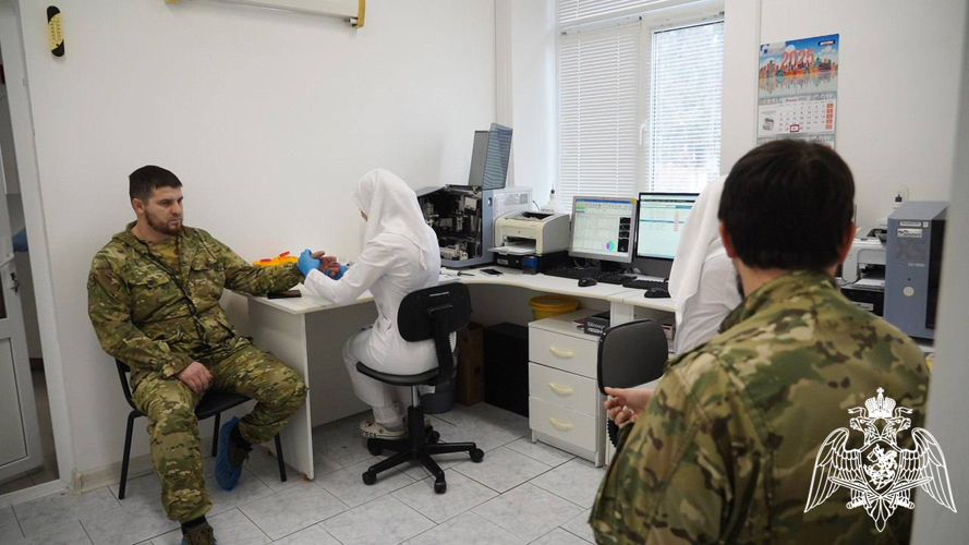 Военнослужащие Росгвардии стали участниками ведомственной донорской акции в Грозном