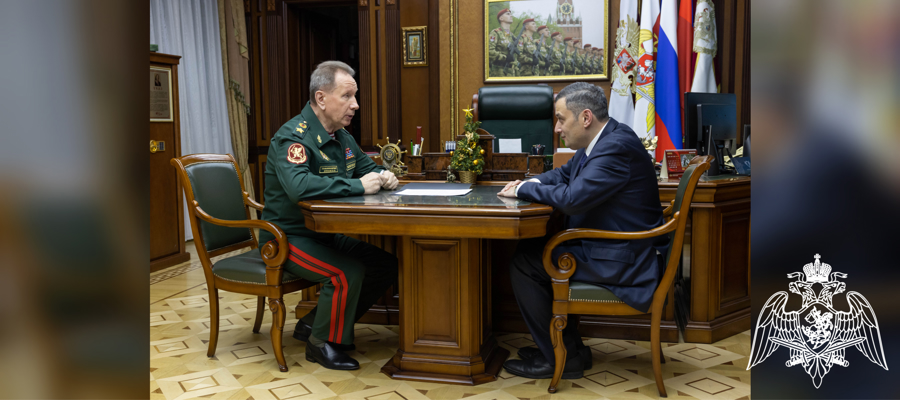 Состоялась рабочая встреча директора Росгвардии Героя России генерала армии Виктора Золотова с врио Главы Курской области Александром Хинштейном