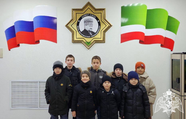 В Чеченской Республике росгвардейцы провели патриотические мероприятия ко Дню защитника Отечества