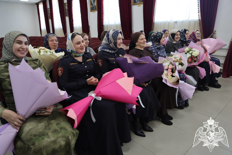 В Управлении Росгвардии по Чеченской Республике поздравили женщин с 8 марта