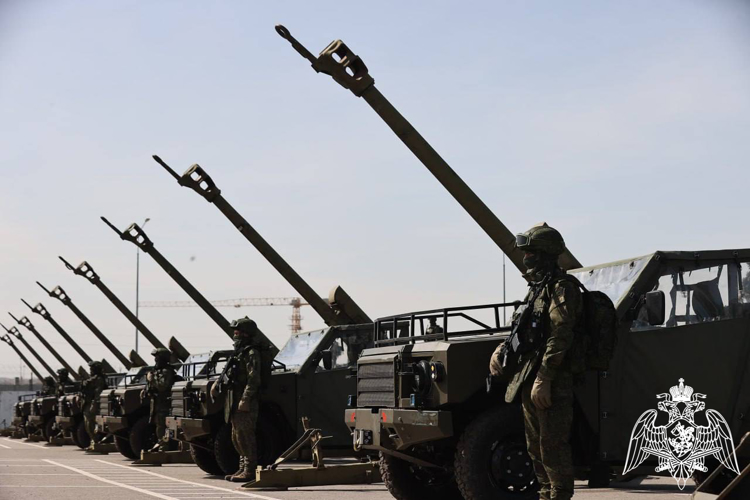 Начальник Управления Росгвардии принял участие в торжественном построении нового полка Минобороны в Грозном  