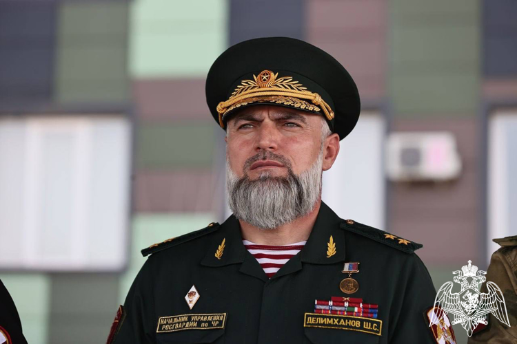 Начальник Управления Росгвардии принял участие в торжественном построении нового полка Минобороны в Грозном  