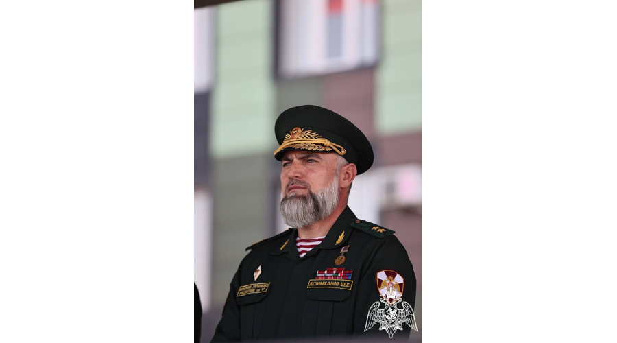 Начальник Управления Росгвардии принял участие в торжественном построении нового полка Минобороны в Грозном  