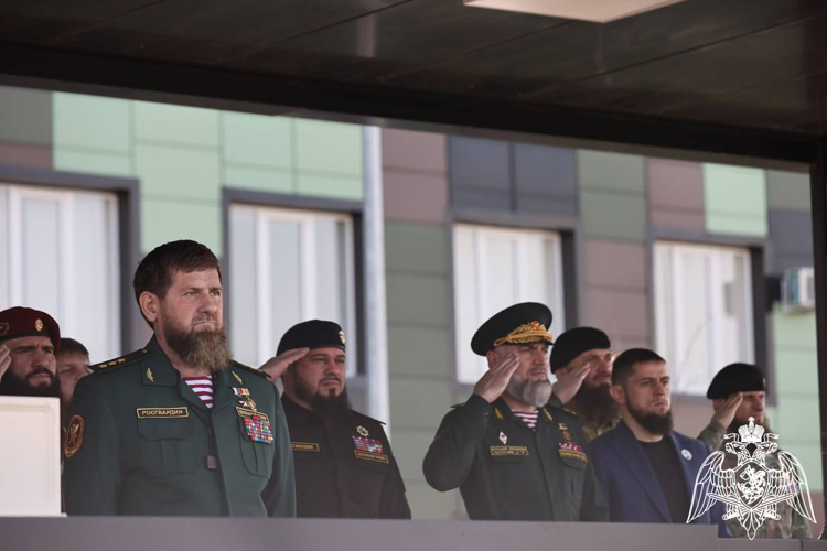 Начальник Управления Росгвардии принял участие в торжественном построении нового полка Минобороны в Грозном  