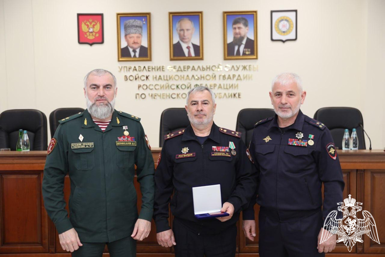 В Грозном специалистов медицинской службы Росгвардии поздравили с профессиональным праздником