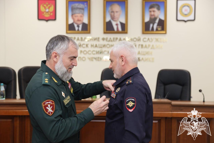 В Грозном специалистов медицинской службы Росгвардии поздравили с профессиональным праздником