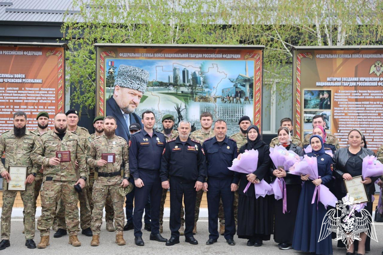 В Грозном специалистов медицинской службы Росгвардии поздравили с профессиональным праздником